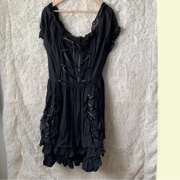 Unknown Dresses & Skirts - Black Dress With Corset Style Details